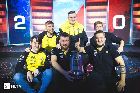 在更衣室中 在更衣室中