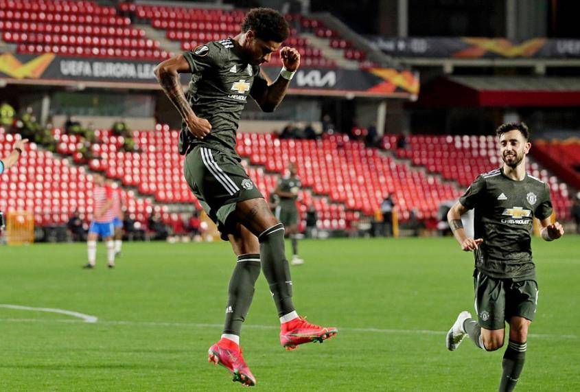 里夫斯在比 里夫斯在比