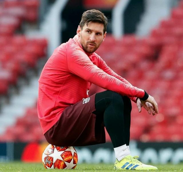 巨蛋灯光下 巨蛋灯光下